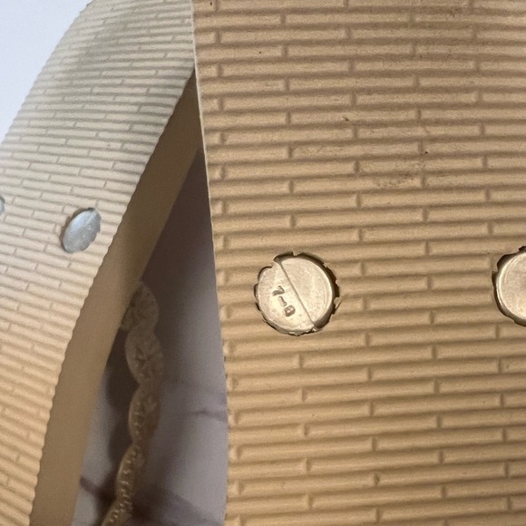 Jack Rogers Floral Flip Flops – Size 7-8 – Pink, Gold & Orange - Picture 5 of 5